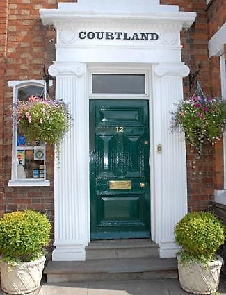 Courtland Hotel Стратфорд на Ейвън Екстериор снимка