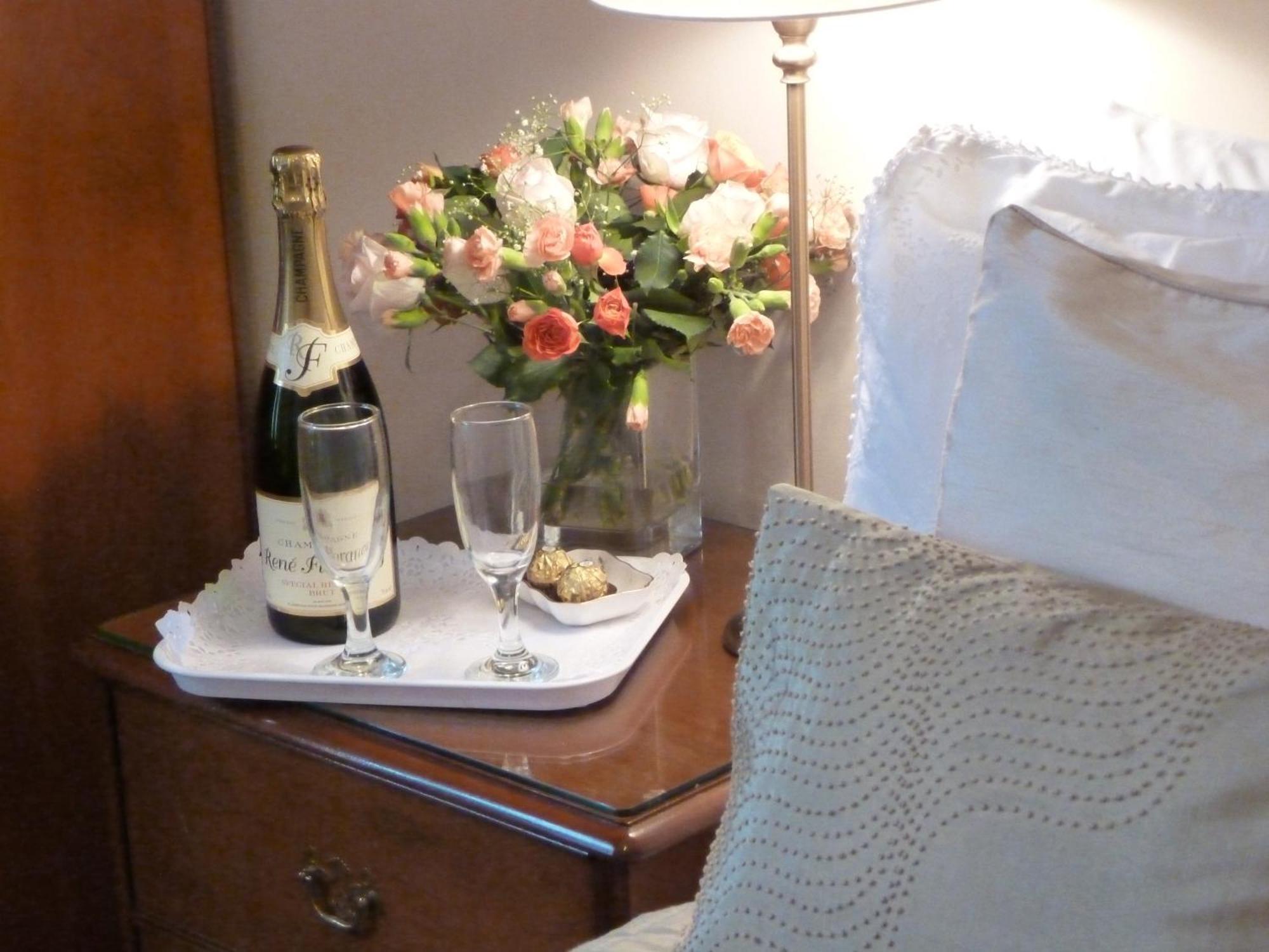 Courtland Hotel Стратфорд на Ейвън Екстериор снимка