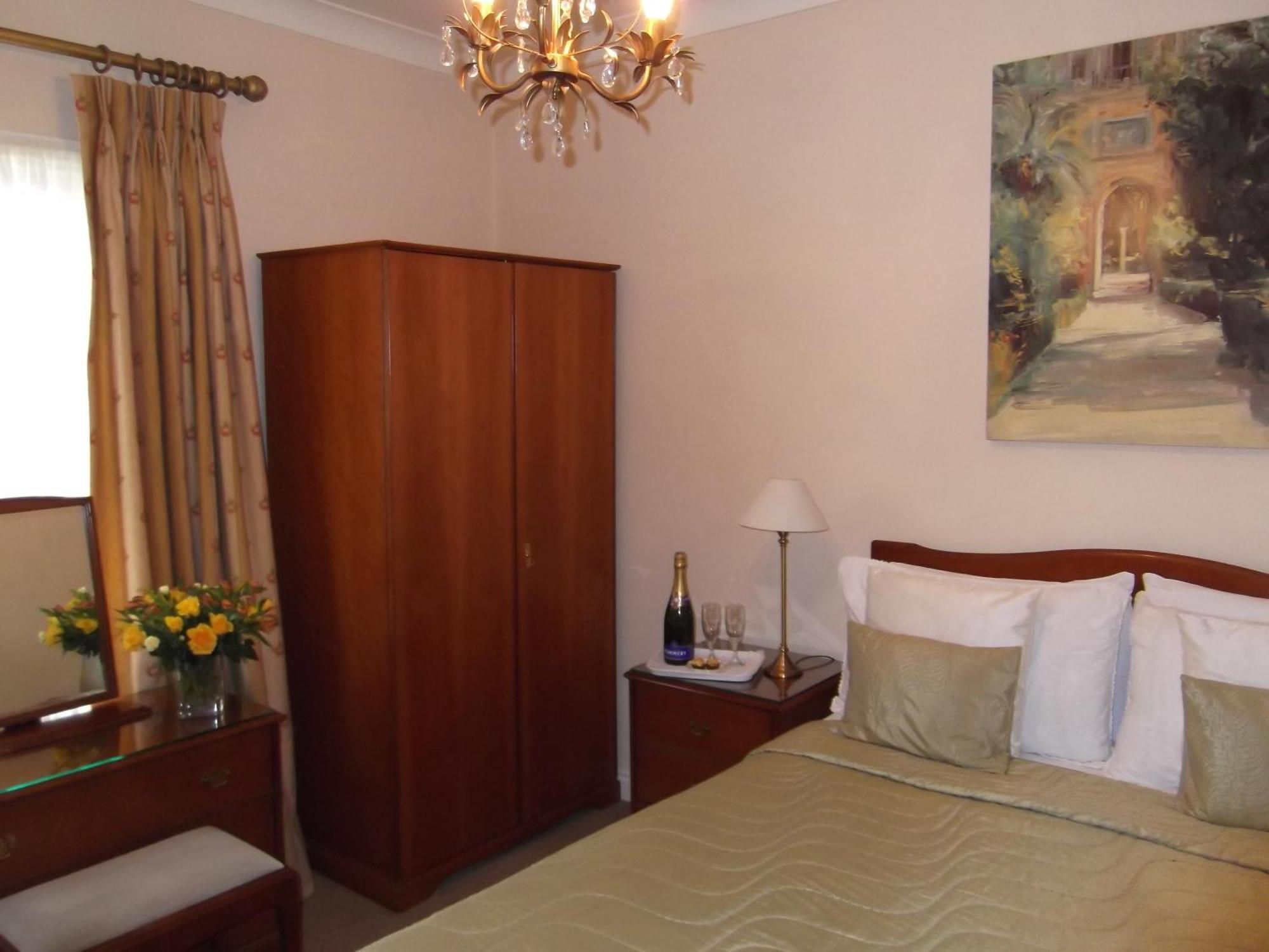 Courtland Hotel Стратфорд на Ейвън Екстериор снимка